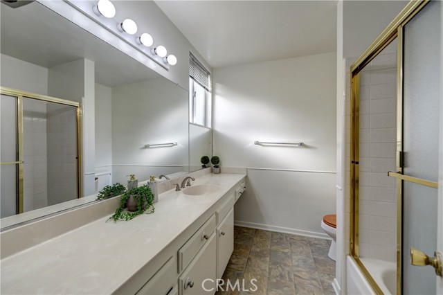 14141 Dickens, Sherman Oaks CA: https://media.crmls.org/medias/b9d25a4c-1466-4037-8c64-a9c4bc36c172.jpg