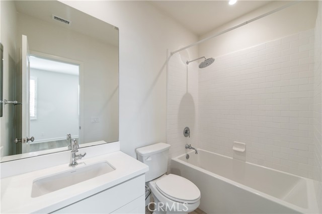 Detail Gallery Image 17 of 41 For 112 Anthem, Irvine,  CA 92618 - 4 Beds | 4/1 Baths