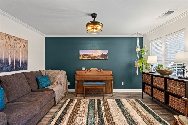 204 Crater Lake Drive, Chico CA: https://media.crmls.org/medias/b9d38a96-4da6-4698-b805-7babed3b4d51.jpg