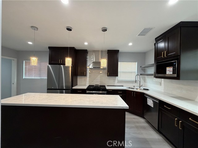 Detail Gallery Image 4 of 13 For 12419 Jersey, Norwalk,  CA 90650 - 3 Beds | 3 Baths