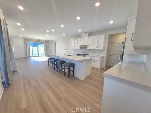 Detail Gallery Image 8 of 47 For 103 Takamasa Way, Oceanside,  CA 92057 - 3 Beds | 2/1 Baths