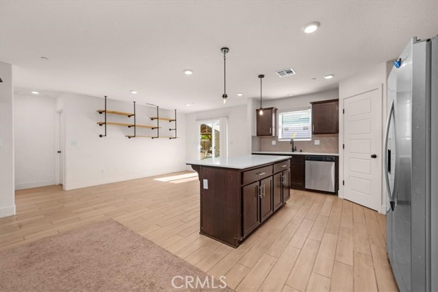Detail Gallery Image 21 of 51 For 2520 S Spruce St, Visalia,  CA 93292 - 4 Beds | 2/1 Baths