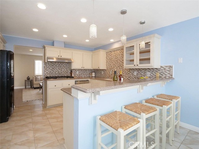 Kitchen with Breakfast Counter