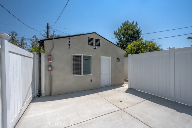 Detail Gallery Image 2 of 17 For 6148 Morella Ave, North Hollywood,  CA 91606 - 2 Beds | 2 Baths