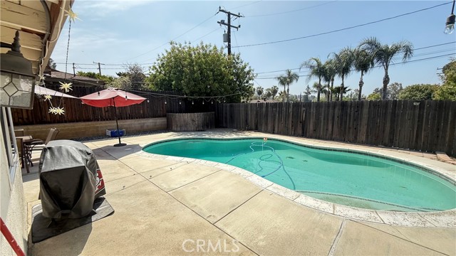 35405 Date Avenue, Yucaipa CA: https://media.crmls.org/medias/b9d57e49-f5f2-445c-a559-832a862af8f7.jpg