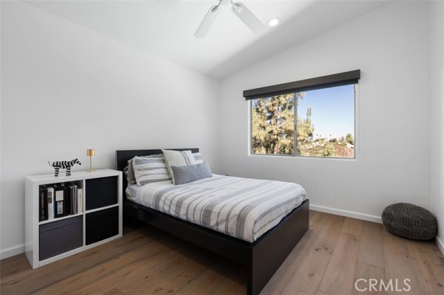 Detail Gallery Image 10 of 16 For 3960 Ellenita, Tarzana,  CA 91356 - 3 Beds | 3 Baths