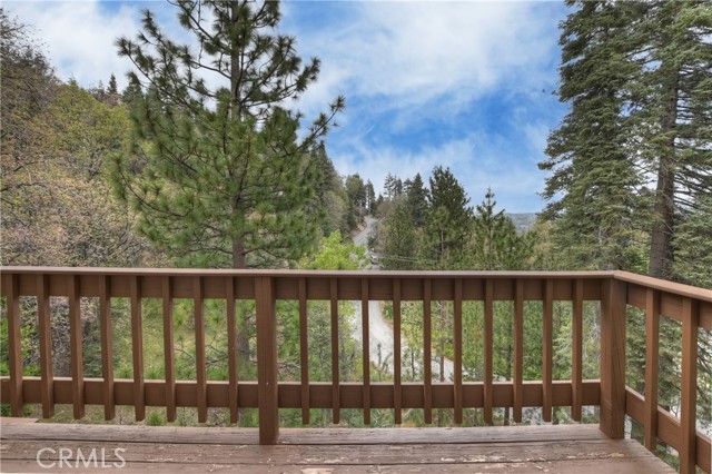 26349 Walnut Hills Drive, Lake Arrowhead CA: https://media.crmls.org/medias/b9d660fc-012c-4e27-9f72-747d53b92765.jpg