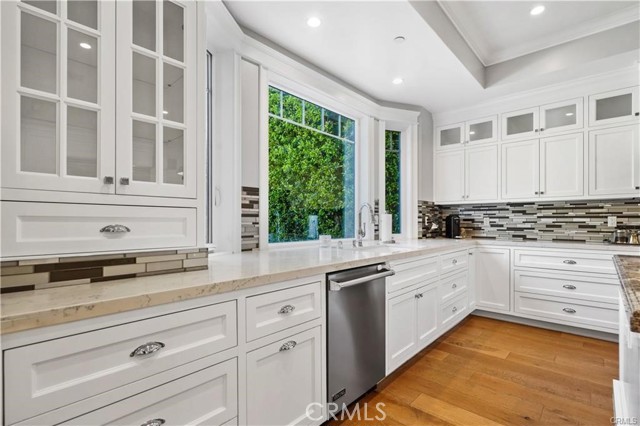 Detail Gallery Image 14 of 52 For 12439 Kling St, Studio City,  CA 91604 - 5 Beds | 5/2 Baths