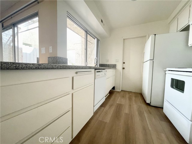 Detail Gallery Image 5 of 8 For 220 N Alhambra Ave, Monterey Park,  CA 91755 - – Beds | – Baths