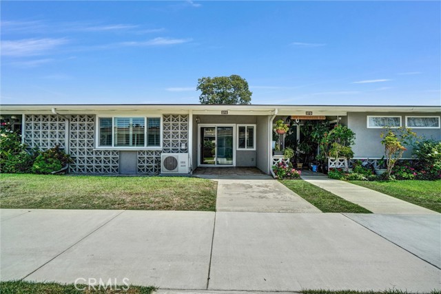 13800 Annandale Drive, Seal Beach CA: https://media.crmls.org/medias/b9d7bfed-7c04-48d8-8800-db82a8e219e1.jpg