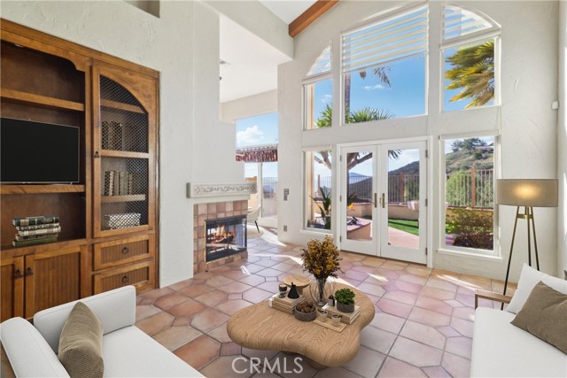 Detail Gallery Image 2 of 36 For 2183 View Crest Glen, Escondido,  CA 92026 - 3 Beds | 2/1 Baths