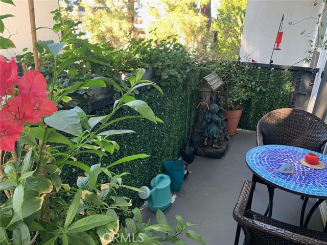 Detail Gallery Image 8 of 14 For 18645 Hatteras #263,  Tarzana,  CA 91356 - 2 Beds | 1 Baths