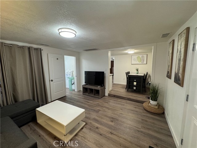 Detail Gallery Image 7 of 20 For 40419 Big Bear Bld, Big Bear Lake,  CA 92315 - 3 Beds | 2 Baths