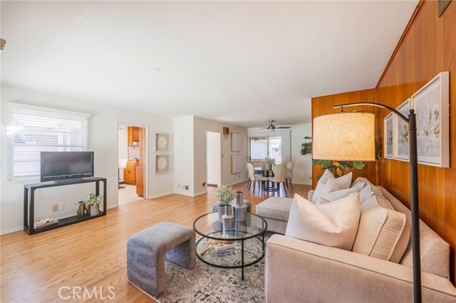 Detail Gallery Image 7 of 36 For 1241 S Walnut, Anaheim,  CA 92802 - 3 Beds | 2 Baths