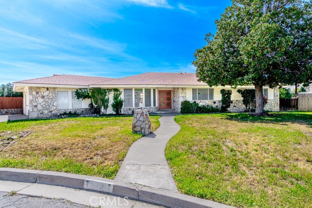 Detail Gallery Image 2 of 44 For 133 Park Vista, Hemet,  CA 92544 - 4 Beds | 2/1 Baths