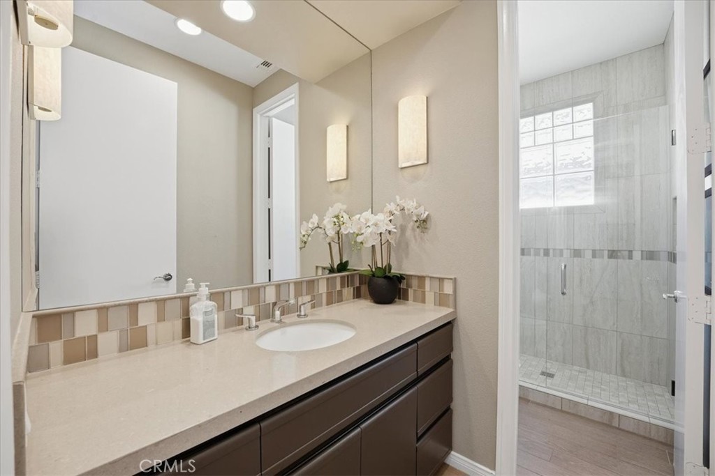 MLS #OC25246393 image #30