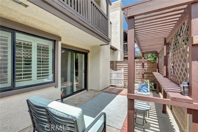 1180 Strawberry Lane, Glendora CA: https://media.crmls.org/medias/b9da3956-fff1-4e0e-875d-2d8d06c70976.jpg