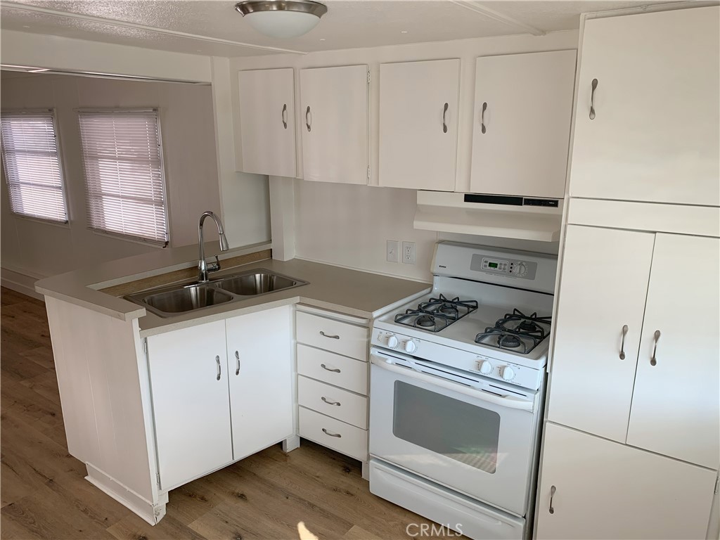 MLS #OC25220939 image #6