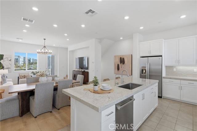 Detail Gallery Image 2 of 60 For 253 Sash, Irvine,  CA 92618 - 2 Beds | 2/1 Baths