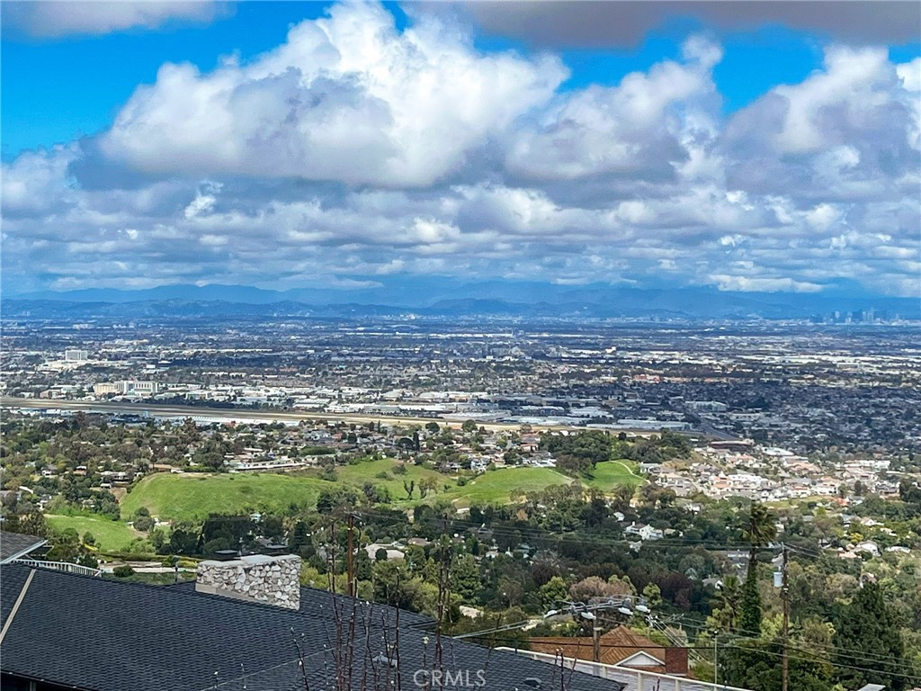 https://media.crmls.org/medias/b9daafb6-5a62-4447-b23a-39fc230f87ca.jpg?preset=X-Large