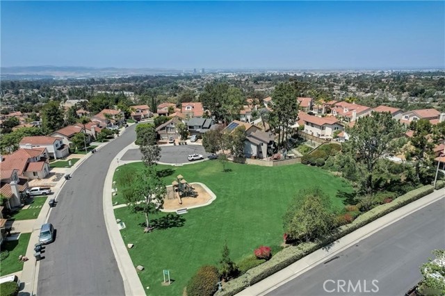 26072 Donegal Lane, Lake Forest CA: https://media.crmls.org/medias/b9dbefc6-c075-4f4e-81eb-7d46bb96e3ad.jpg