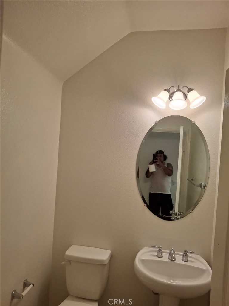 https://media.crmls.org/medias/b9dd2ee3-5633-41c0-9367-be4b0122f858.jpg?preset=X-Large