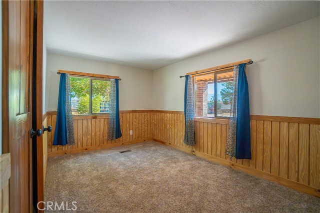 14221 Tumbleweed Road, Phelan CA: https://media.crmls.org/medias/b9dfaf82-4590-4cad-a5a5-f702076e53cd.jpg