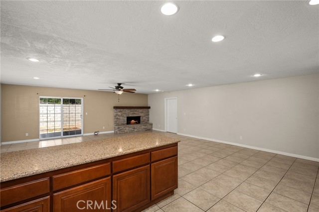 Detail Gallery Image 14 of 46 For 12680 Pinehurst Trl, Victorville,  CA 92395 - 3 Beds | 2 Baths