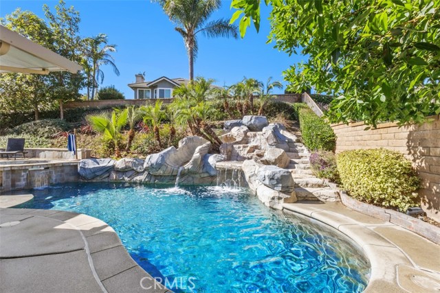 Front Image Thumbnail for CROC25252016