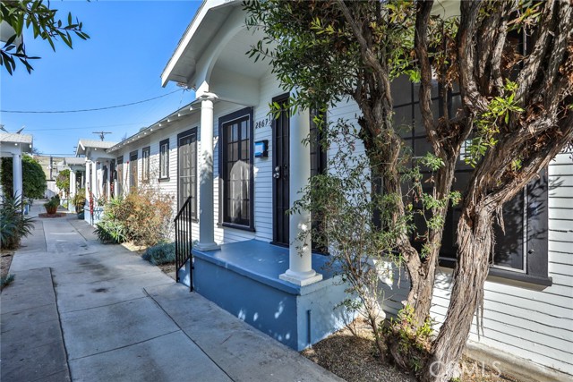 Detail Gallery Image 3 of 34 For 2867 Edgehill Dr, Los Angeles,  CA 90018 - – Beds | – Baths