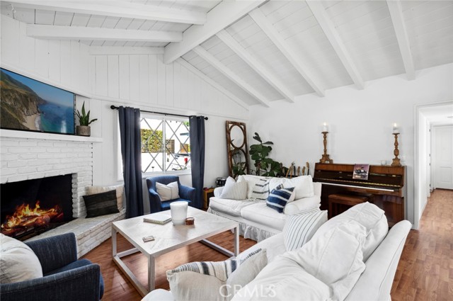 544 De Anza Drive, Corona del Mar CA: https://media.crmls.org/medias/b9e2abbe-2601-4cc6-af20-7aa9abbe03d9.jpg