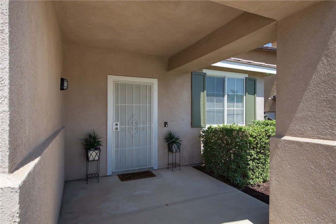 Detail Gallery Image 2 of 27 For 8850 Sugarcane Ct., Corona,  CA 92883 - 3 Beds | 2 Baths