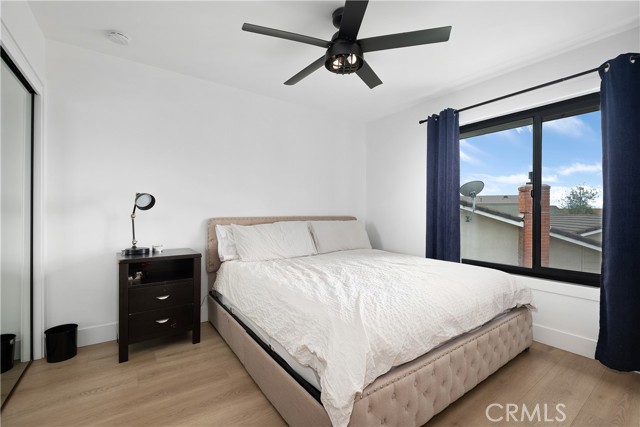 3550 Goldenrod Circle, Seal Beach CA: https://media.crmls.org/medias/b9e38ba9-9d4f-4d43-ad3f-1dbbcd4f6cc2.jpg