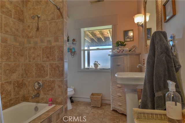 Detail Gallery Image 21 of 75 For 194 Cedar Lake Dr, Cedarpines Park,  CA 92322 - 7 Beds | 3/1 Baths