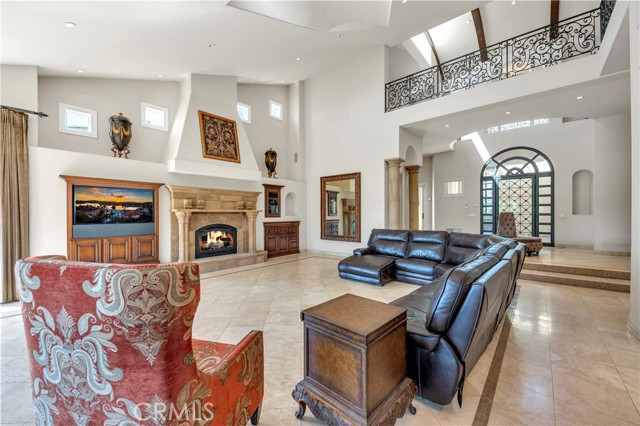 Detail Gallery Image 11 of 70 For 22166 W San Joaquin Dr, Canyon Lake,  CA 92587 - 5 Beds | 4/1 Baths