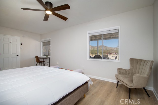 4574 Avenida Del Sol, Joshua Tree CA: https://media.crmls.org/medias/b9e401ea-5c00-4779-a743-82d9de76e191.jpg