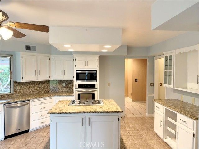 Detail Gallery Image 10 of 53 For 5561 Brighton Ct, Atwater,  CA 95301 - 3 Beds | 2/1 Baths