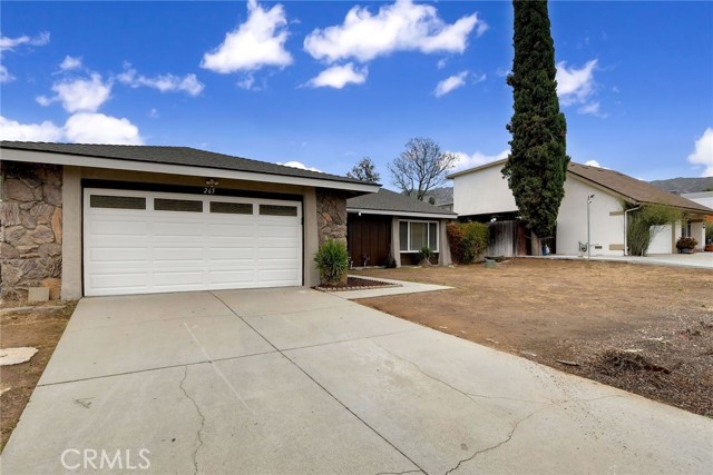 Detail Gallery Image 2 of 30 For 265 W Campus View Dr, Riverside,  CA 92507 - 4 Beds | 2 Baths