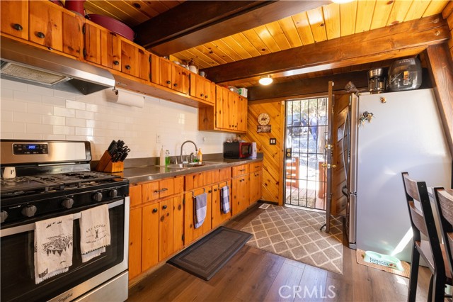 Detail Gallery Image 8 of 31 For 2476 Elko, Arrowbear,  CA 92382 - 3 Beds | 2/1 Baths