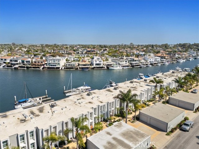 Detail Gallery Image 37 of 38 For 4053 Aladdin Dr, Huntington Beach,  CA 92649 - 3 Beds | 2/1 Baths