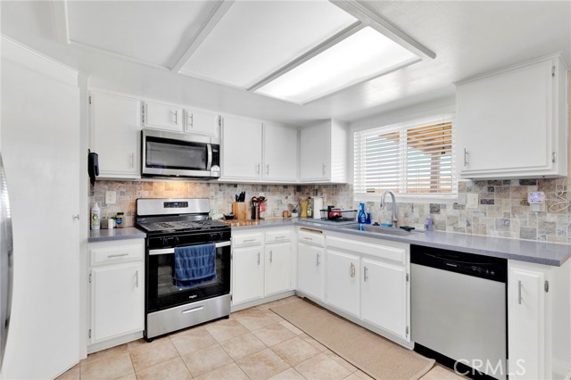 Detail Gallery Image 10 of 40 For 13493 Mesquite Rd, Apple Valley,  CA 92308 - 3 Beds | 2 Baths