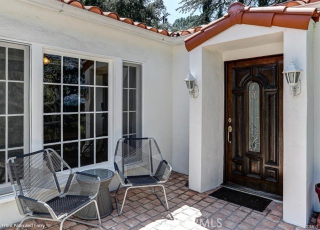 Detail Gallery Image 2 of 9 For 11652 Picturesque Dr, Studio City,  CA 91604 - 3 Beds | 1 Baths