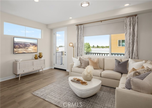Detail Gallery Image 2 of 7 For 11710 Arkansas St #D,  Artesia,  CA 90701 - 3 Beds | 3/1 Baths