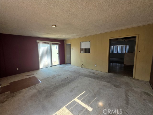 10243 Fremont Avenue, Montclair CA: https://media.crmls.org/medias/b9e775f1-241e-42ae-b082-0e5e32cf510f.jpg