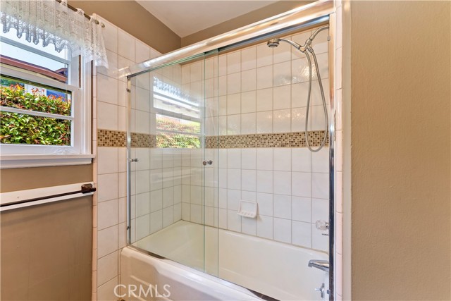 2042 E Crary Street, Pasadena CA: https://media.crmls.org/medias/b9e8719d-2f4c-462d-8b83-6291497ba1c4.jpg