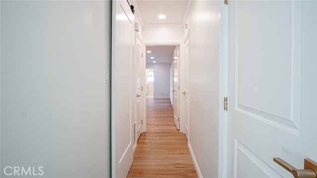 Detail Gallery Image 21 of 44 For 11165 Valley Spring, Studio City,  CA 91602 - 5 Beds | 5/1 Baths