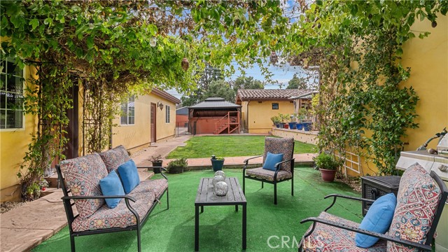 24604 Apple Street, Newhall CA: https://media.crmls.org/medias/b9ead77c-4bb9-4fde-8d70-d717d18cbad2.jpg