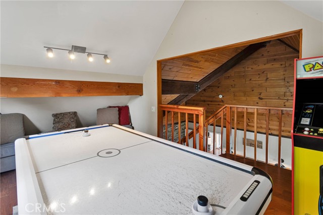 825 Grass Valley Road, Lake Arrowhead CA: https://media.crmls.org/medias/b9eb02f9-08d9-4487-88f1-3d718322f1c4.jpg