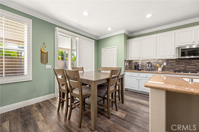 Detail Gallery Image 11 of 57 For 35319 Trailside Dr, Lake Elsinore,  CA 92532 - 4 Beds | 3 Baths