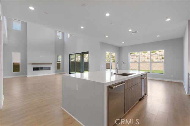 Detail Gallery Image 15 of 53 For 20637 W Hummingbird, Porter Ranch,  CA 91326 - 5 Beds | 5/1 Baths